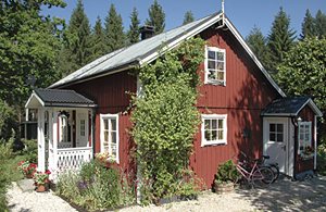  Charmerende og hyggeligt lille hus kun 200 m fra Åklången sø. Rummeligt køkken og dejlig have. Tæt på Dalslands kanal og den unikke akvædukt. ...