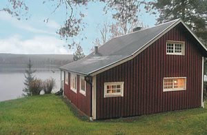  Feriehus med en fantastisk panoramaudsigt over søen Rottnen. Overdækket terrasse. Hyggelige og dejlige rum med møbler af god kvalitet. 2 km til Sunne alpinanlæg. Torsby skitunnel 35 km. ...