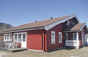  I Branäs alpinanlæg ved Klarälven, som har en vidunderlig sandstrand ligger dette dobbelthus. Skønne naturområder, som indbyder til et herligt friluftsliv. ...