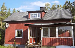 På et gods med pragtfuld udsigt og en parklignende have ligger dette dobbelthus. Den anden del er S45654. Åmåls skicenter 30 km. Vildtrige omgivelser. ...