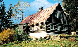 Dette hyggeligt indrettede træhus ligger kun 50 m fra en skilift. I nærheden befinder sig flere skisportssteder, som fx Tanvaldsky Spicak, der ligger 10 km fra huset ...