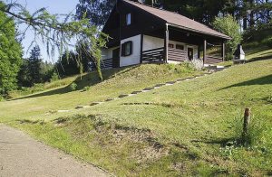  Nyd en uforstyrret ferie i dette hyggelige feriehus i hjertet af bjerglandskabet Lausitzer Gebirge og ved nationalparken Sächsische Schweiz. Afmærkede cykel- og vandreruter fører jer blandt andet  ...