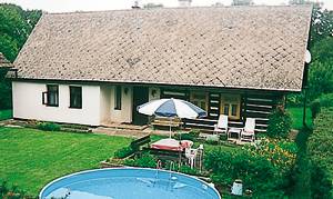  Tidligere landejendom. Bademuligheder. Bordtennis i huset. Safarizoo 15 km. Eventyrby Jicin 35 km. En opredning er muligt. Ingen ungdomsgrupper. ...