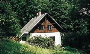 Dette feriehus ligger ugenert i 800 m højde i skicentret Bublava/Erzgebirge mit rigtig gode skimuligheder og cykelstier. ...