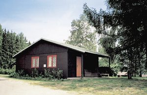 Dette velholdte træhus ligger i en rolig feriebebyggelse. Her er en dejlig udsigt over Tepla floddalen og naturreservatet Slavkovsky les. Ikke-rygerhus. ...