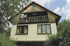  Sommerhus med kamin og plads til to familier. Huset ligger ca. 500 m fra Skalka. Fisketegn og tilladelser skal udfyldes. Ryger-hus. ...