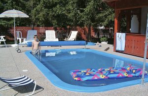  Denne halvdel af et dobbelthus ligger kun få meter fra stranden. Indretningen er moderne og velholdt. Ikke langt fra huset finder I en kendt nudiststrand, indkøbsmuligheder og restauranter. ...