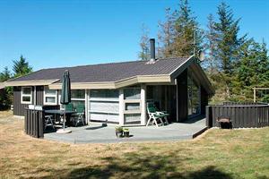 Holiday home. Built in 1994. Situated on a 1050 qm site. The house is heated by electricity. 2 bathrooms with shower. 2 toilets. At least one bathroom with heated floor. Freezer. Microwave oven. Dish  ...
