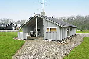 Holiday home. Built in 2000. Situated on a 784 qm site. The house is heated by electricity. 1 bathroom with shower. 1 toilet. At least one bathroom with heated floor. Freezer. Microwave oven. Dish was ...