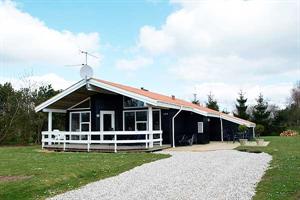 Holiday home. Built in 1997. Situated on a 800 qm site. The house is heated by electricity. 1 bathroom with shower. 2 toilets. At least one bathroom with heated floor. Freezer. Woodburning stove. Ster ...