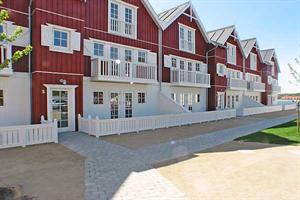 Diese hübsche, 2-stöckige Ferienwohnung, 2007 gebaut, liegt im 1. Stock in einem Reihenhaus, nur 4 m vom Bodden Nybøl Nor, der ein Teil der Flensburger Förde ist. Von der Wohnung gibt es einen pha ...