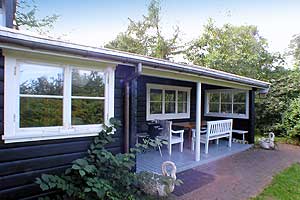 Holiday home. Built in 1967. Renovated in 2002. Situated on a 2000 qm site. Sea view from house and site. The house is heated by electricity. 2 bathrooms with shower. 2 toilets. Freezer. Fire place. S ...