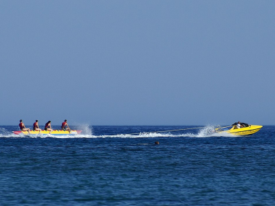 Vandsport med bananbåd ved Kolymbia - 1083