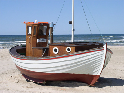 Fiskerbåd på stranden - 274