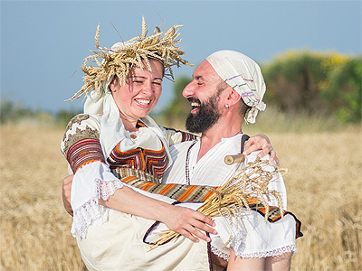 Traditionelle bulgarske folkedragter - 368